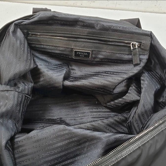 PRADA | Re-Nylon and Saffiano leather duffle bag - Picture 10 of 10